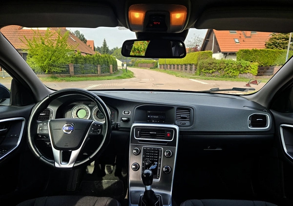 Volvo V60 cena 32900 przebieg: 289900, rok produkcji 2011 z Ujście małe 211